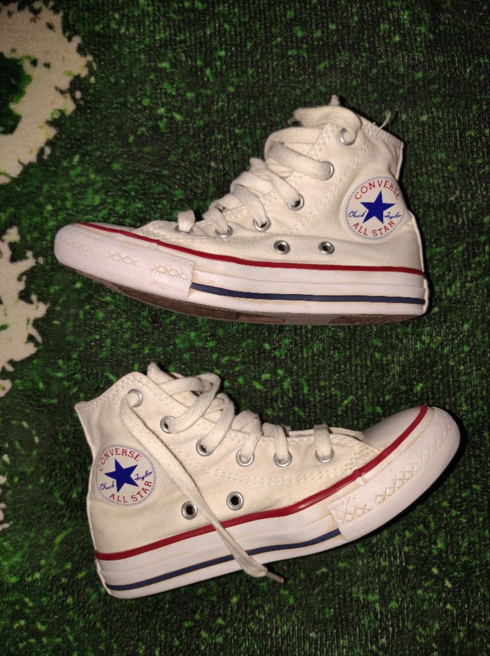 Converse White High-Top Sneakers Kids size 12 - Picture 2 of 8
